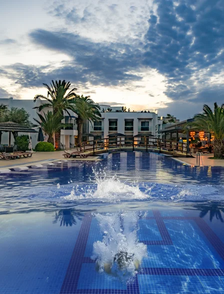 acik-havuz-hotel-samara